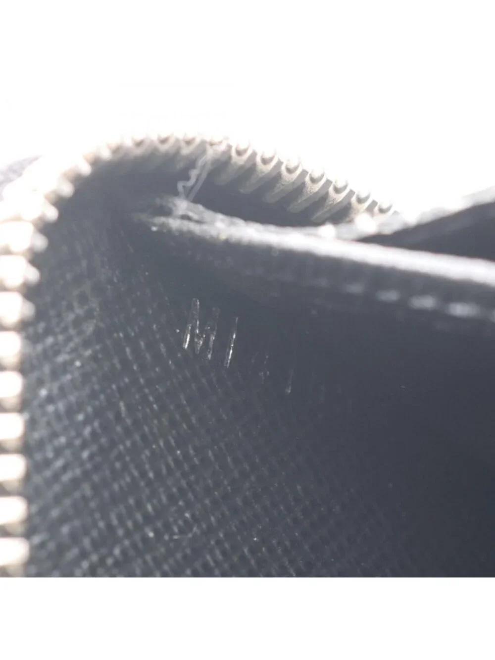 Louis Vuitton Round Wallet Zippy Epi Noir Leather